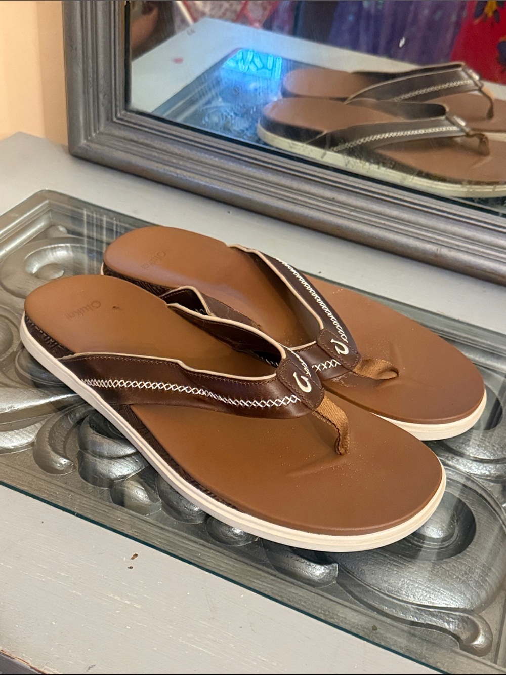 OluKai 14 Leather Shoreline Brown Flip Flop Sandals Casual Comfort